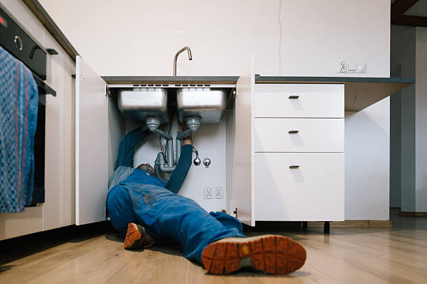 Professional Leak Detection technician working in Vidor, TX